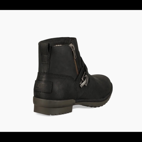 NIB Women’s Size 5 UGG Cheyne Zipper & Buckle Leather Ankle Boots In Black - Picture 2 of 13